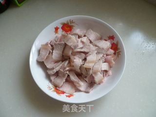 回锅肉的做法步骤：4