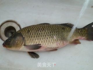 栖湖糖醋鲤鱼的做法步骤：1