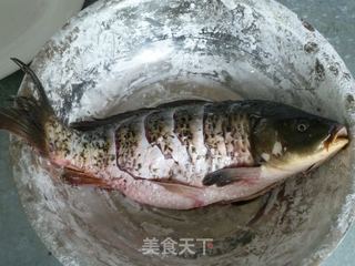 栖湖糖醋鲤鱼的做法步骤：3