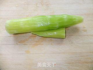 莴苣炒肉片的做法步骤：1