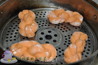 胡萝卜辫子馒头的做法步骤:10