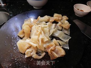 鱼肚鲍鱼鸡汤的做法步骤：3