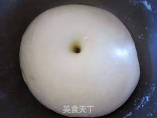 双层无边披萨-培根、萨拉米披萨的做法步骤:2