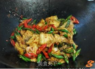 美味解谗又肥而不腻的回锅肉(米酒的妙用)的做法步骤:8