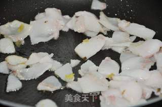 [飞禽走兽篇].....油渣酸菜的做法步骤：2