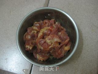 【飞禽走兽】菠萝炒肉的做法步骤：2