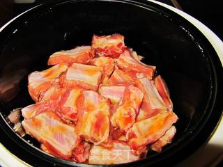 【飞禽走兽】蜜汁烧排骨(电饭锅版)的做法步骤:5