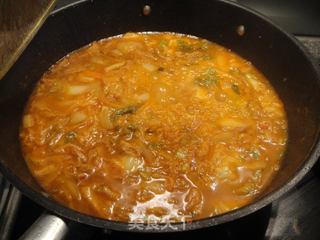 韩式吞拿鱼泡菜汤的做法步骤：5