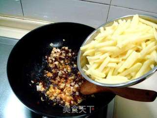 鱼香土豆炒什锦的做法步骤：4