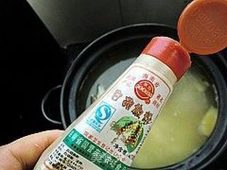【飞禽走兽】淮山枸杞乳鸽煲的做法步骤：8