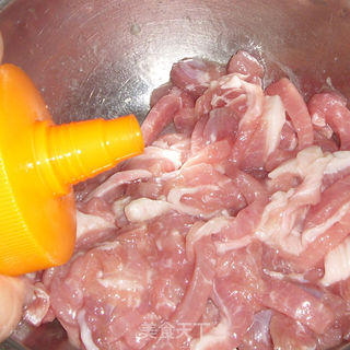 【飞禽走兽】鱼香肉丝的做法步骤:9