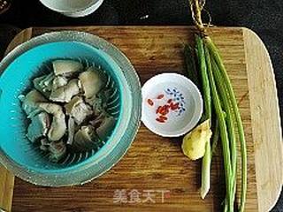 【飞禽走兽】－－香辣蹄花的做法步骤：1