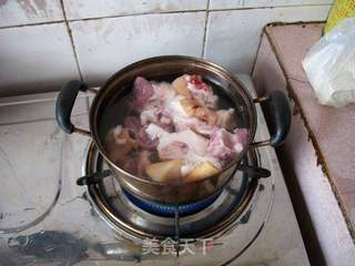 红烧蹄髈的做法步骤:2