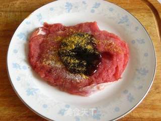 【飞禽走兽】----香煎牛扒的做法步骤:4
