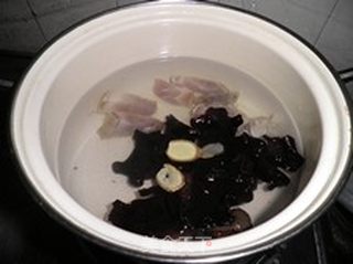 玉米咸肉汤的做法步骤:3