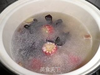 玉米咸肉汤的做法步骤:5