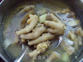 【飞禽走兽篇】:普洱茶焖凤爪的做法步骤:2