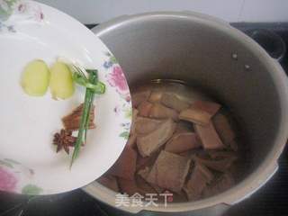 双色肉皮冻的做法步骤:3