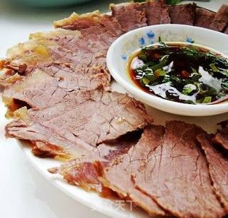 【飞禽走兽】牛肉百变菜必备的打底---五香卤牛肉的做法步骤:5