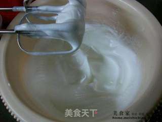 蛋糕体上搞搞新花样@@芝士奶油蛋糕卷的做法步骤:8