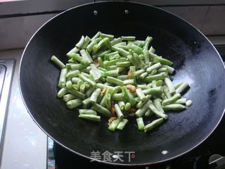 寻常百姓家四季豆炒肉的做法步骤：3