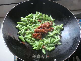 寻常百姓家四季豆炒肉的做法步骤：4