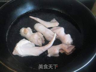 白萝卜枸杞炖羊蹄的做法步骤:2