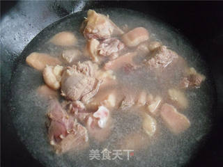 土豆啤酒鸭的做法步骤:2