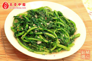 蒜蓉炒茼蒿菜的做法步骤:4