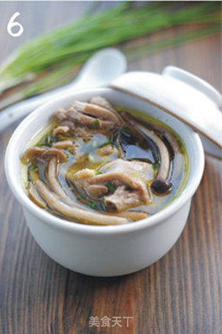 【飞禽走兽】茶树菇土鸡汤——食材是靓汤的关键的做法步骤:6