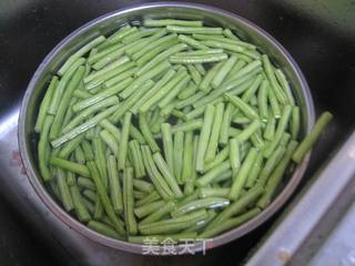 【飞禽走兽篇】——豆角烧鸭的做法步骤:2