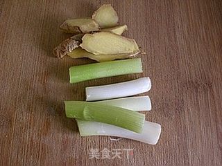 红枣花雕鸭的做法步骤:2