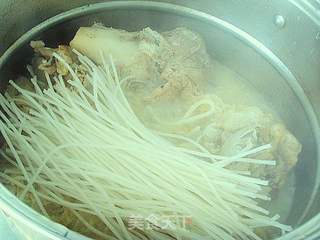 大骨烩酸菜粉的做法步骤:6