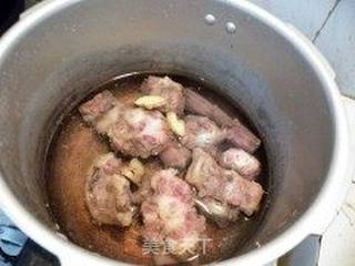 番茄山药烧牛尾的做法步骤:2