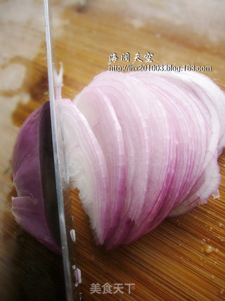 《雪梨遇上火辣洋姑娘会有怎样火花》——凉拌雪梨洋葱的做法步骤:3