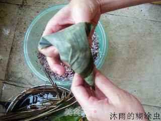 端午浓情-黑白糯米鲜肉粽的做法步骤:8