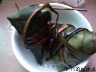 端午浓情-黑白糯米鲜肉粽的做法步骤:11