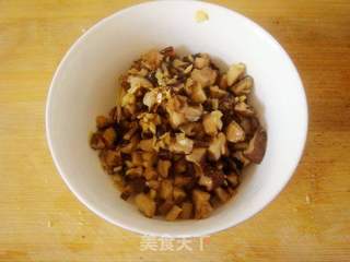 端午粽飘香——蛋黄香菇肉粽的做法步骤：6