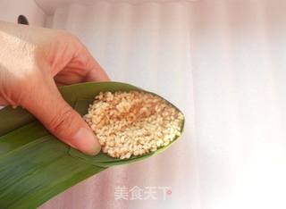 斧头棕--蛋黄肉粽的做法步骤：5