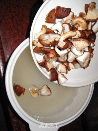 香菇瘦肉粥的做法步骤:5