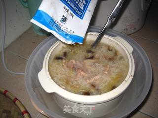 香菇瘦肉粥的做法步骤:10