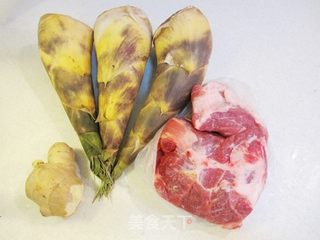 绿笋炒肉片的做法步骤：1