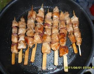 蜜汁鸡肉串 (可当零食也可当菜)的做法步骤:3