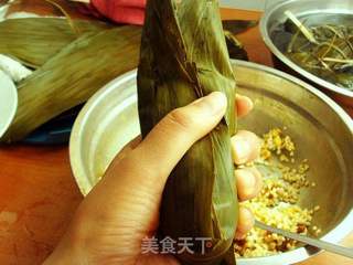 五香肉粽的做法步骤:15