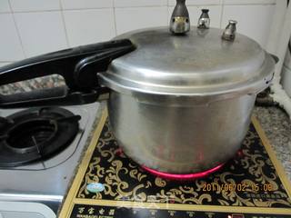 梅干菜肉粽的做法步骤:9