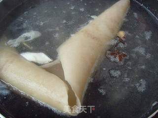 【夏日小凉菜】:双色皮冻的做法步骤:3