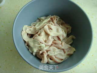 车前草拌鸭肠的做法步骤：2