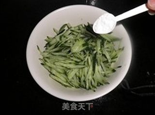 笕兰拌黄瓜丝的做法步骤:3