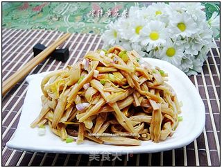 【夏日小凉菜】凉拌黄花菜的做法步骤:6