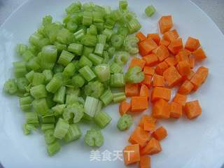 【夏日小凉菜】:五香花生米的做法步骤:2